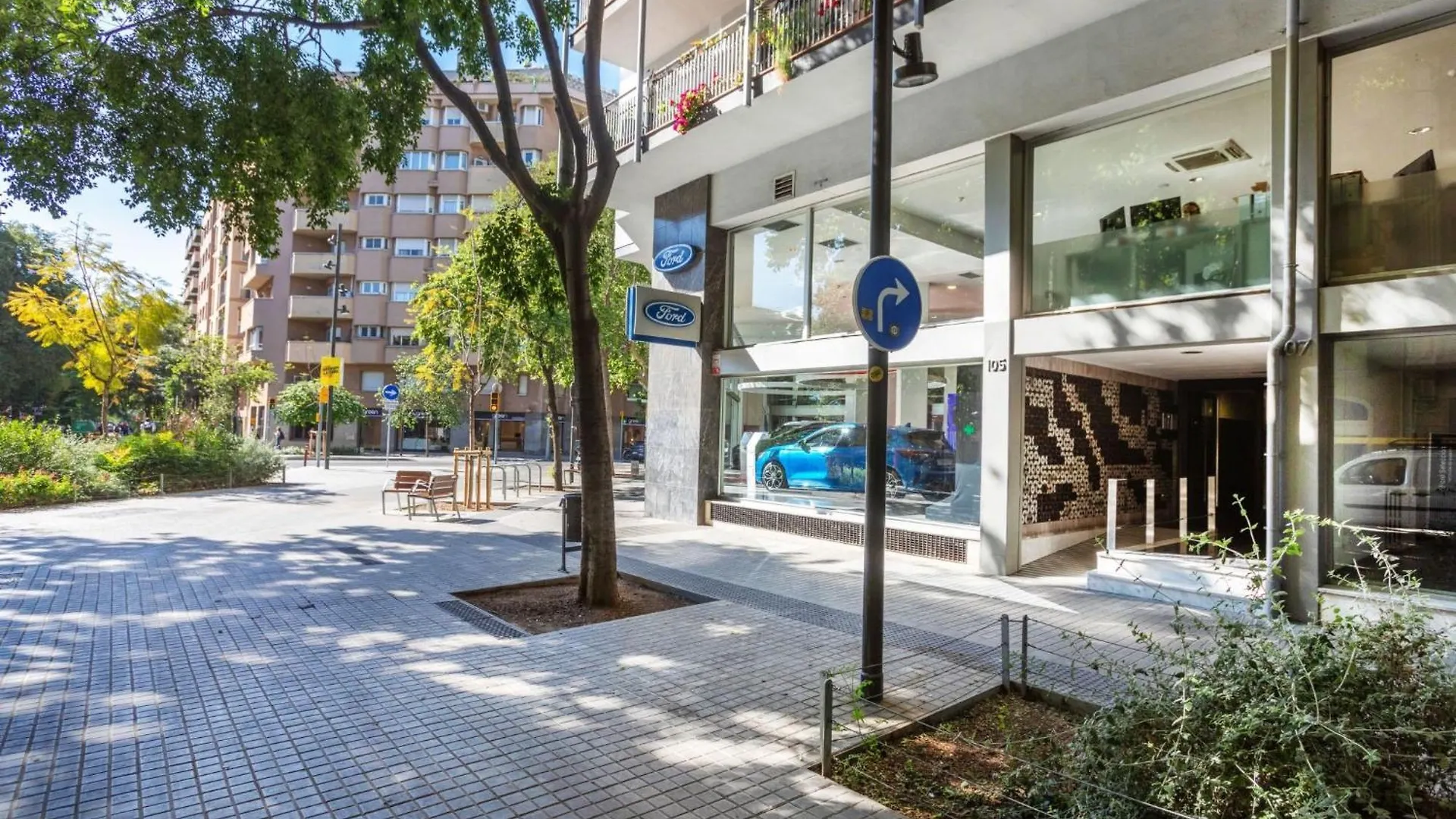 Apartment Eixample Esq Rocafort Diputacio By Interhome Barcelona