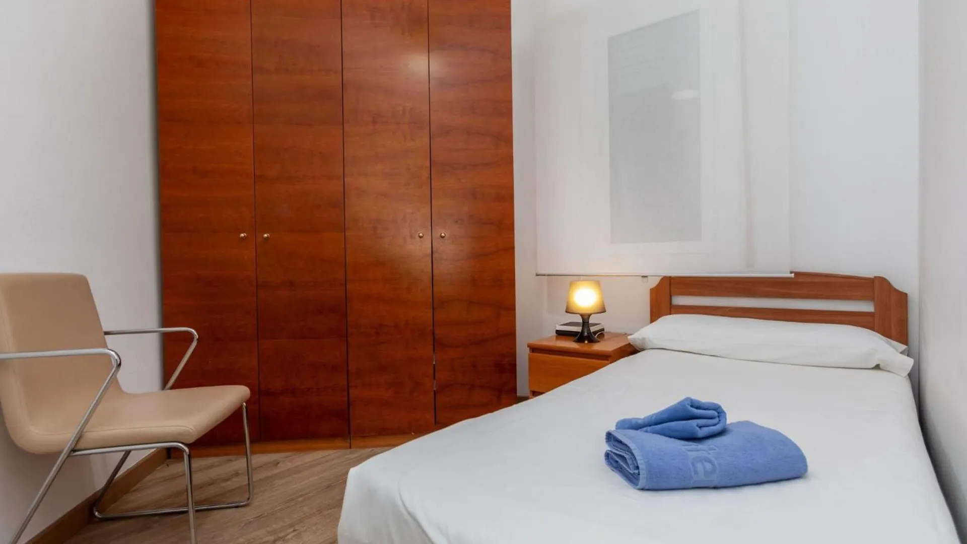 Apartment Eixample Esq Rocafort Diputacio By Interhome Barcelona