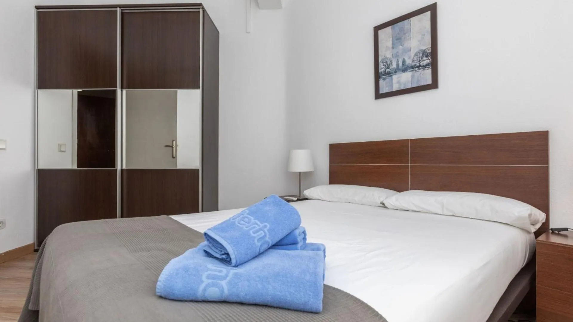 Apartment Eixample Esq Rocafort Diputacio By Interhome Барселона